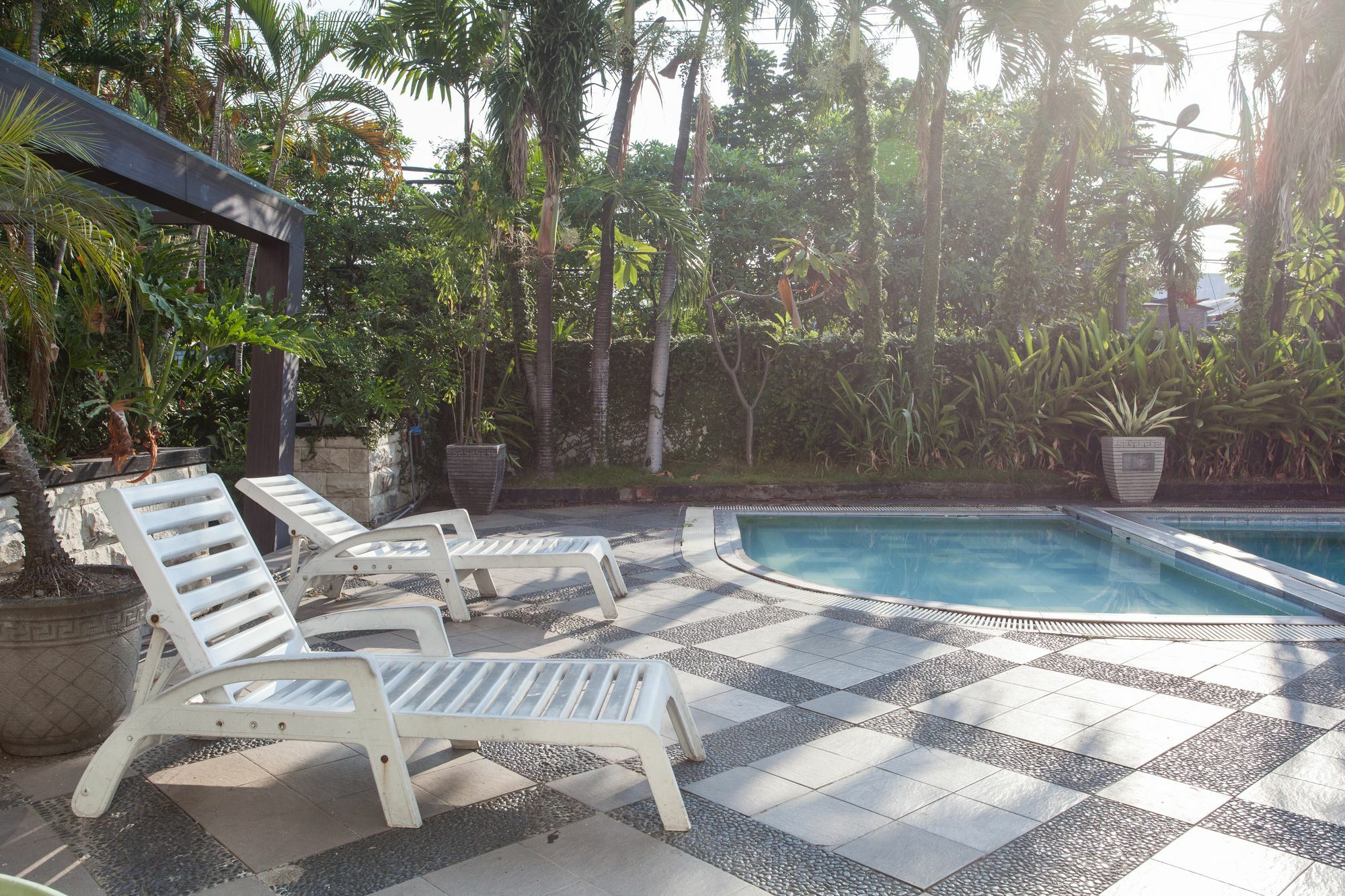 Hotel Reddoorz Premium @ Raya Nginden Wonotjolo Esterno foto
